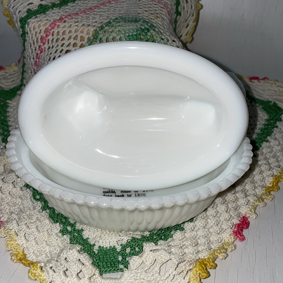 Vintage White Milk Glass Hen on the Nest Covered Dish Farmhouse Decor - Picture 6 of 8